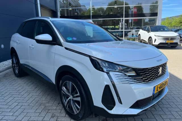 Peugeot 3008 (2021) thumbnail 3