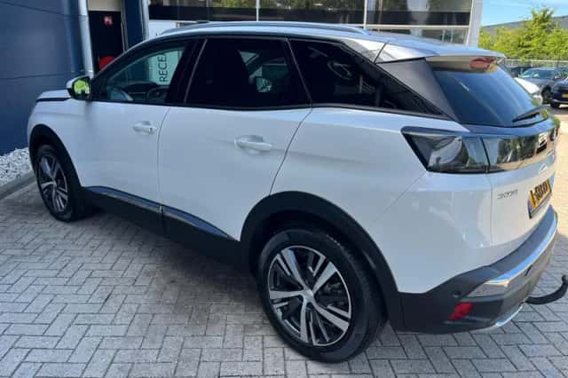 Peugeot 3008 (2021) thumbnail 6