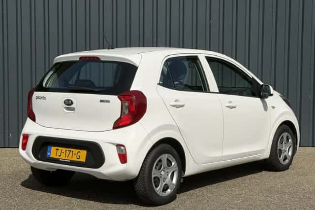 Kia Picanto (2018) thumbnail 3