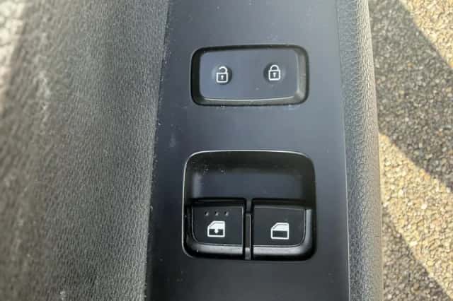 Kia Picanto (2018) thumbnail 10
