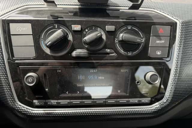 Volkswagen Up! (2020) thumbnail 16