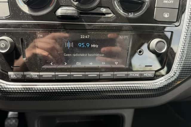 Volkswagen Up! (2020) thumbnail 18