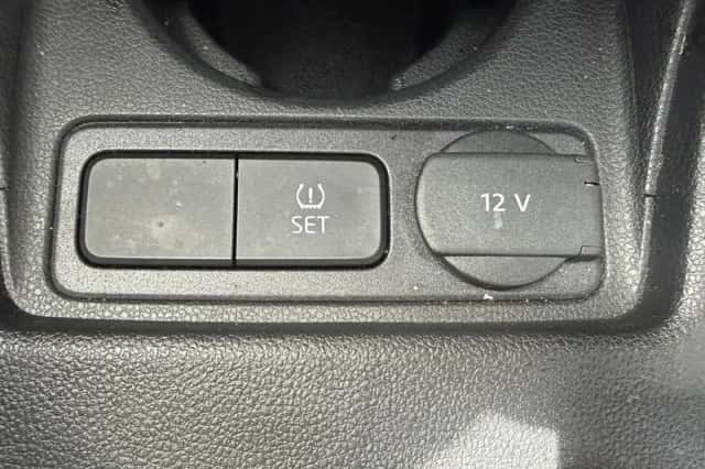 Volkswagen Up! (2020) thumbnail 19