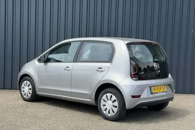 Volkswagen Up! (2020) thumbnail 4