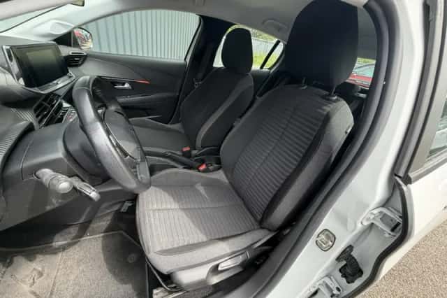 Peugeot 208 (2021) thumbnail 12