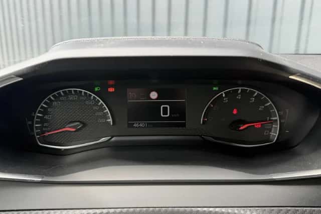 Peugeot 208 (2021) thumbnail 14