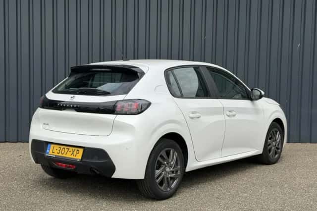 Peugeot 208 (2021) thumbnail 3