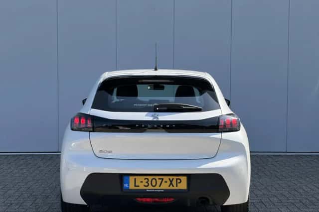Peugeot 208 (2021) thumbnail 6