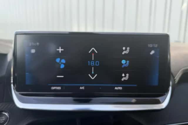 Peugeot 208 (2021) thumbnail 19