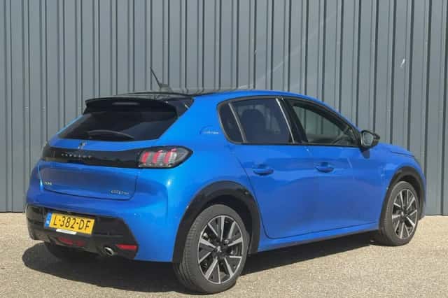 Peugeot 208 (2021) thumbnail 3