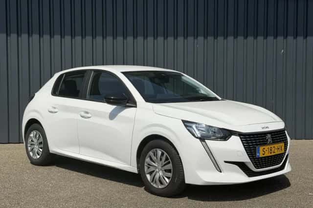 Peugeot 208 (2023) thumbnail 2