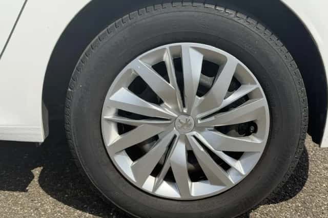 Peugeot 208 (2023) thumbnail 5
