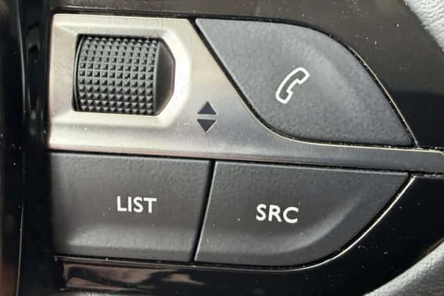 Peugeot 208 (2023) thumbnail 6