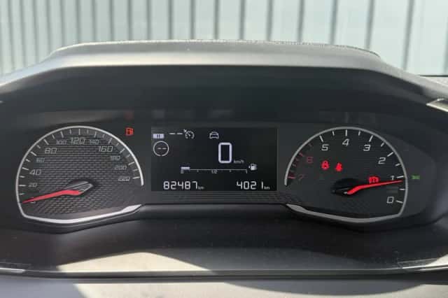Peugeot 208 (2023) thumbnail 7