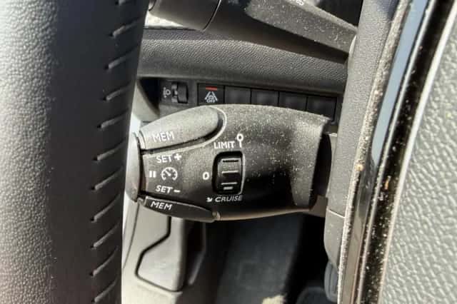 Peugeot 208 (2023) thumbnail 10