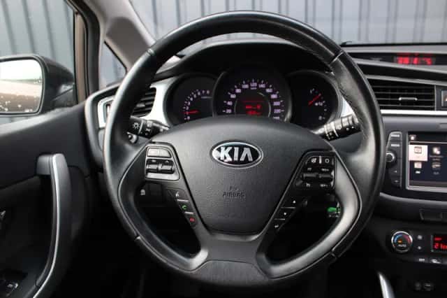 Kia Cee'd (2018) thumbnail 11