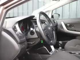 Kia Cee'd (2018) thumbnail 12