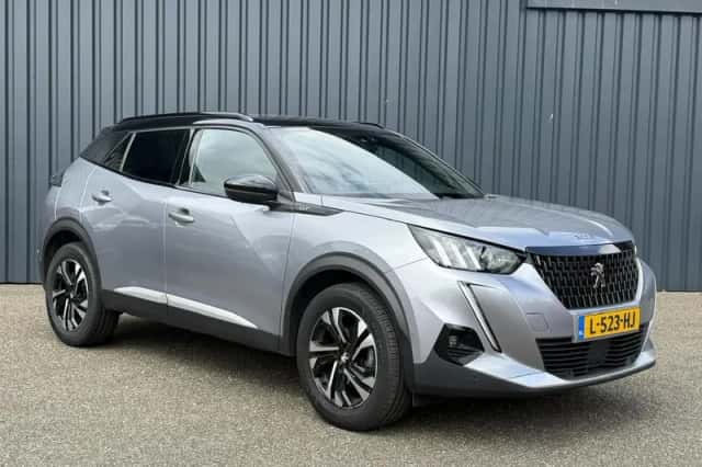 Peugeot 2008 (2021) thumbnail 2