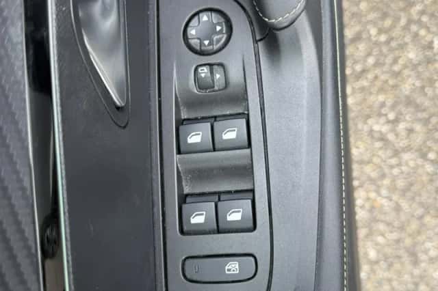 Peugeot 2008 (2021) thumbnail 16