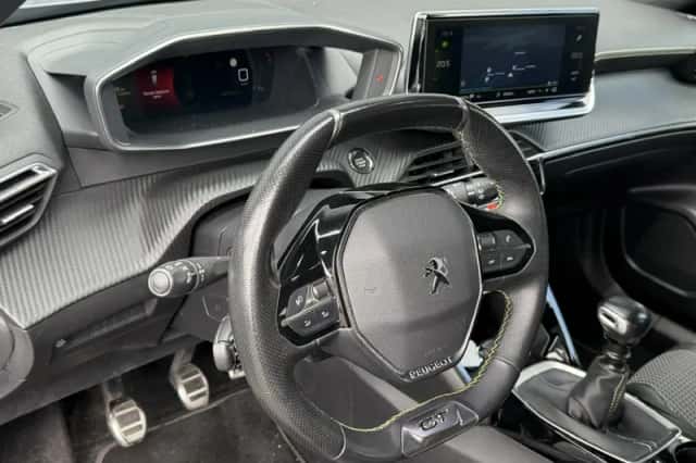 Peugeot 2008 (2021) thumbnail 17