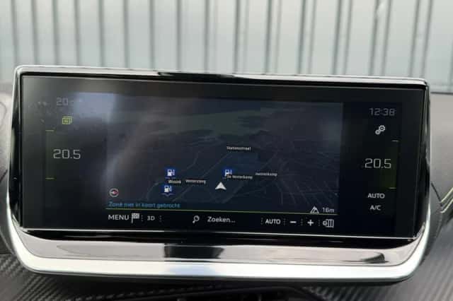 Peugeot 2008 (2021) thumbnail 20