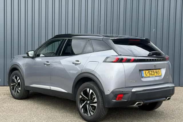 Peugeot 2008 (2021) thumbnail 3