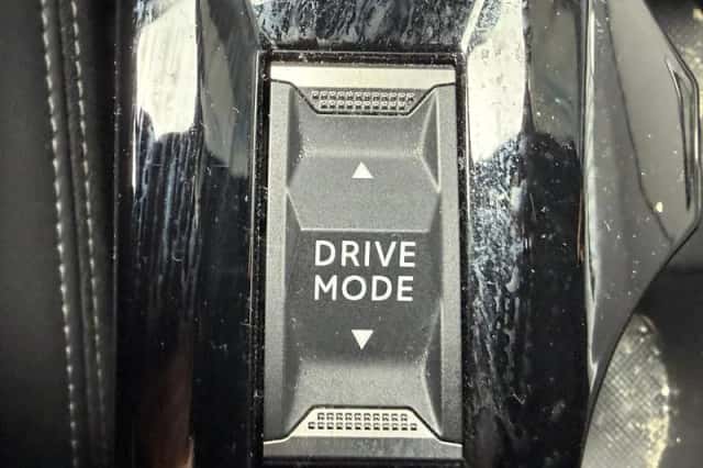 Peugeot 2008 (2021) thumbnail 28