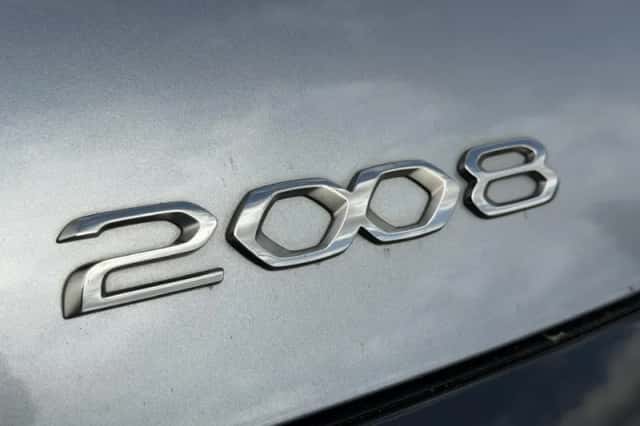 Peugeot 2008 (2021) thumbnail 9