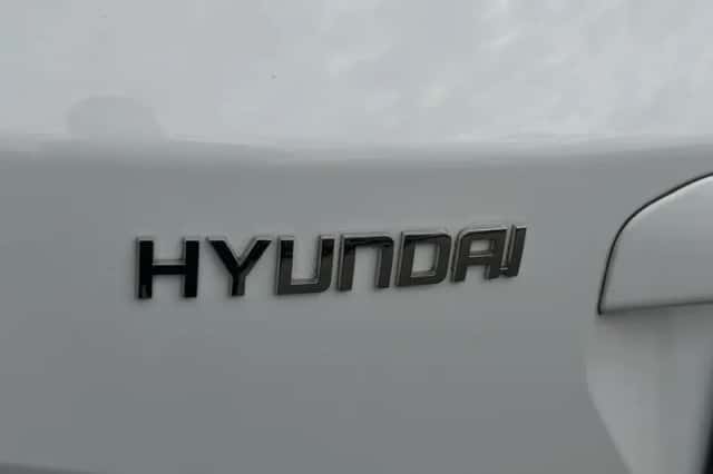 Hyundai Kona (2021) thumbnail 12