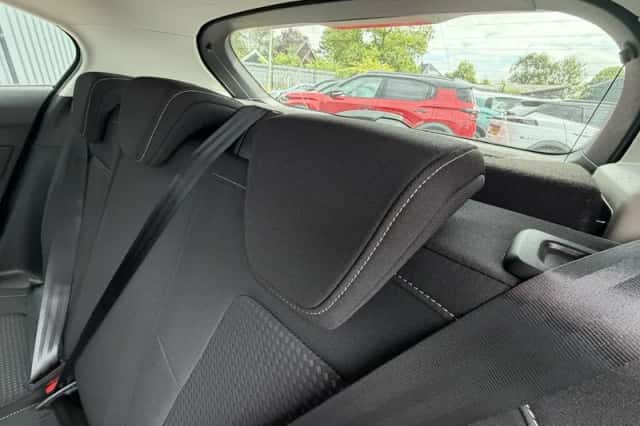 Ford Focus (2021) thumbnail 11
