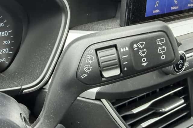 Ford Focus (2021) thumbnail 16