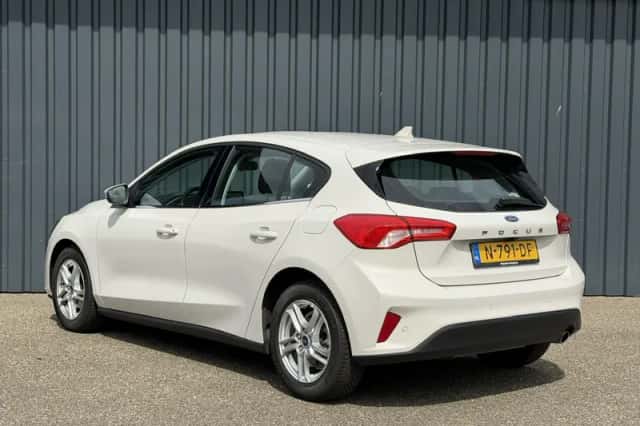Ford Focus (2021) thumbnail 4
