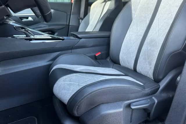 Peugeot 3008 (2020) thumbnail 15