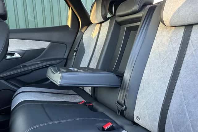 Peugeot 3008 (2020) thumbnail 17