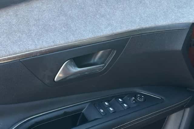 Peugeot 3008 (2020) thumbnail 26