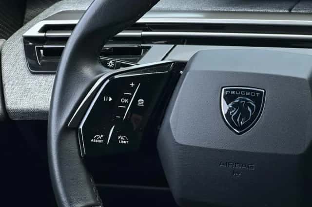 Peugeot 3008 (2024) thumbnail 21