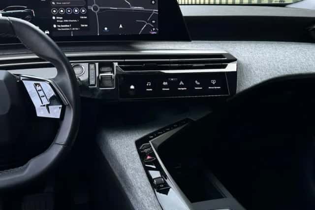 Peugeot 3008 (2024) thumbnail 23