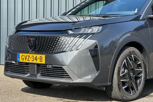 Peugeot 3008 (2024) thumbnail 9