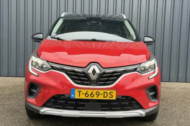 Renault Captur (2020) thumbnail 3