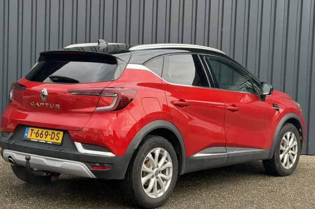 Renault Captur (2020) thumbnail 4