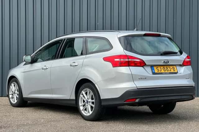 Ford Focus (2018) thumbnail 3