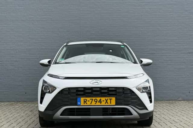 Hyundai Bayon (2022) thumbnail 3