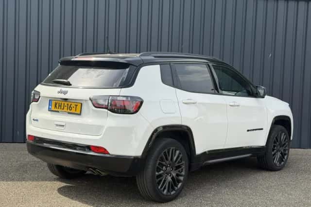 Jeep Compass (2022) thumbnail 3