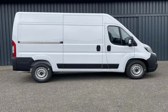 Opel Movano (2024) thumbnail 2