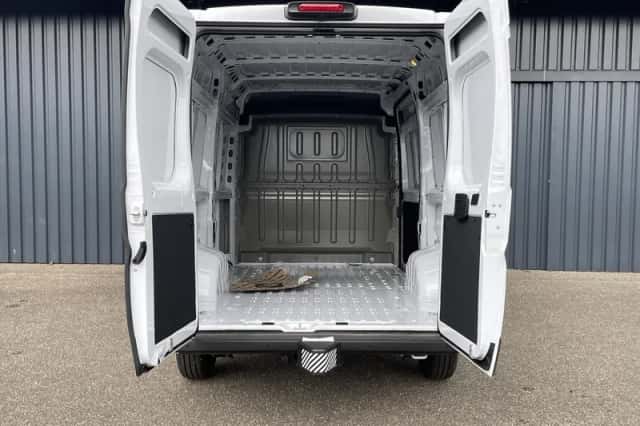 Opel Movano (2024) thumbnail 4