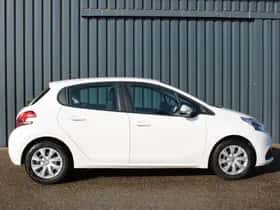 Peugeot 208 (2018) thumbnail 3