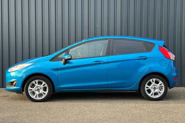 Ford Fiesta (2017) thumbnail 3