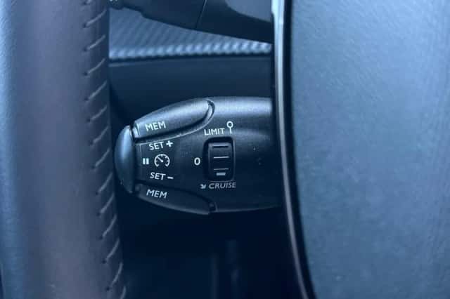 Peugeot e-2008 (2023) thumbnail 13