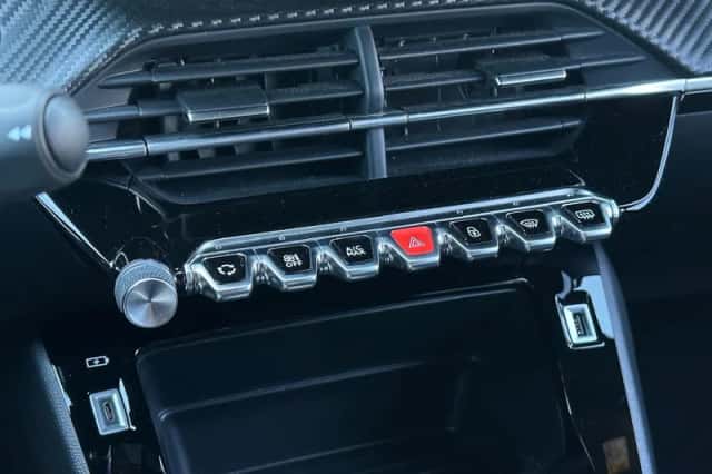 Peugeot e-2008 (2023) thumbnail 20