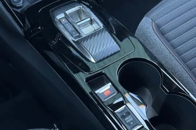 Peugeot e-2008 (2023) thumbnail 21